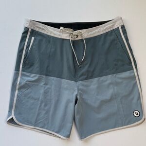 Vuori Men Board Shorts Size 34 Athletic Drawstring Swim Shorts Unlined